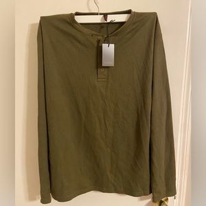 Long sleeve shirt large
